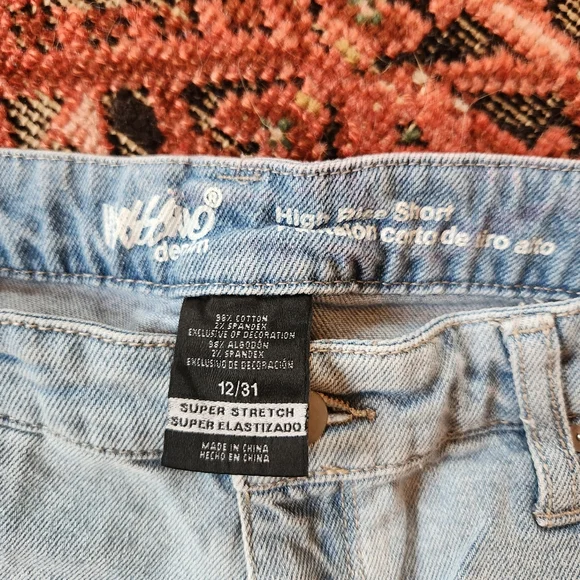 Mossimo fun cutoff shorts sz 31 - Picture 3 of 4